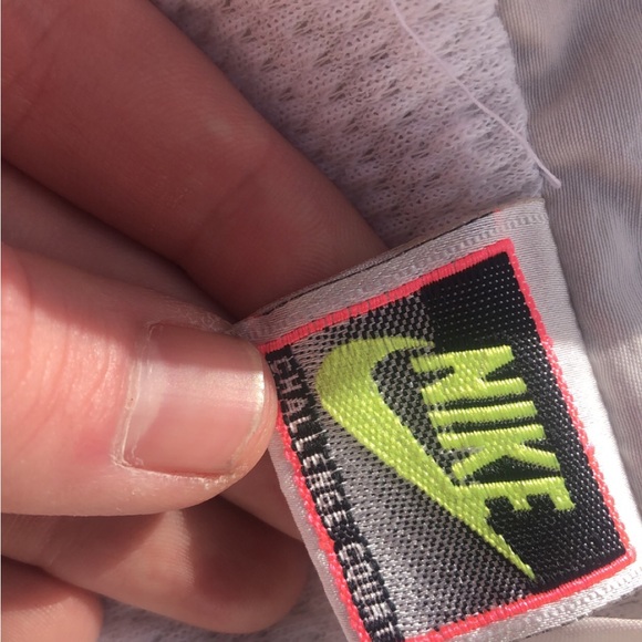 Vintage 90’s boxy fit Nike challenge court windbreaker - Picture 4 of 9